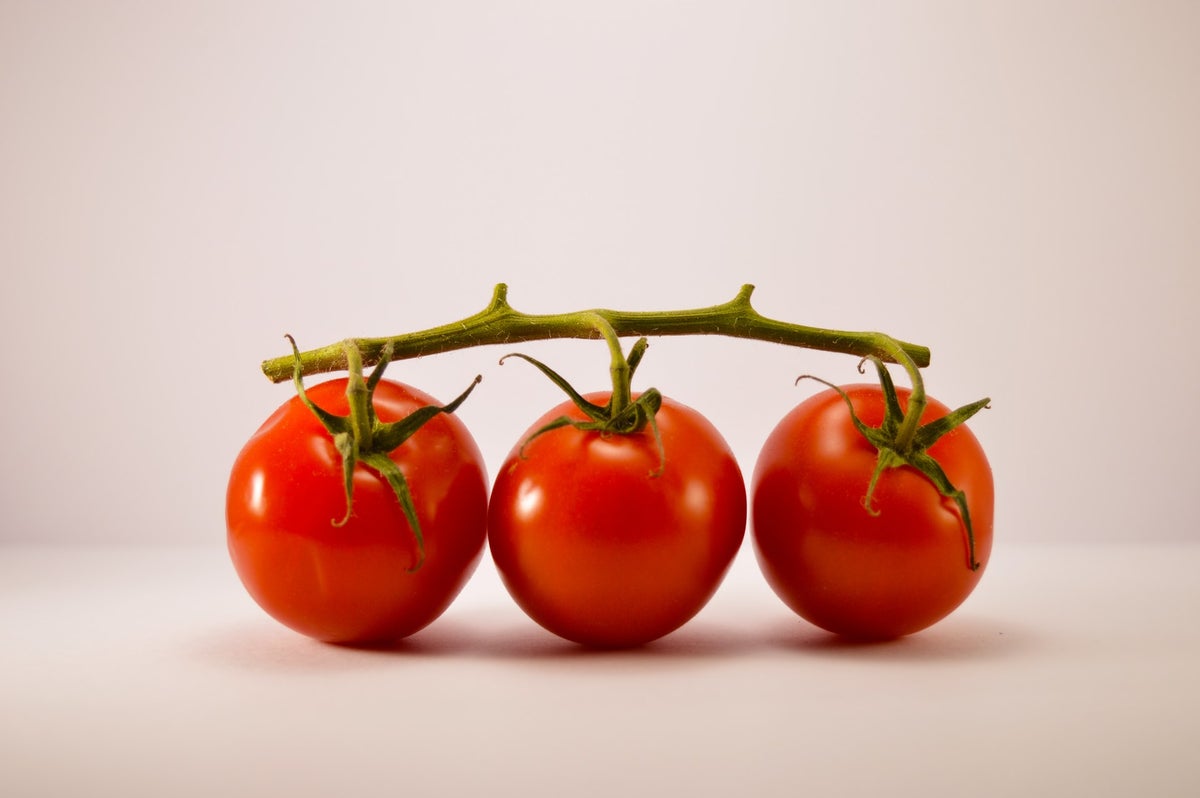 Tomaten of ketchup vlekken verwijderen