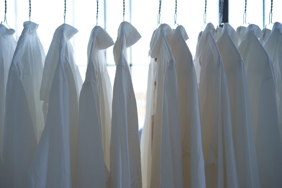 Zweetvlekken verwijderen uit kleding