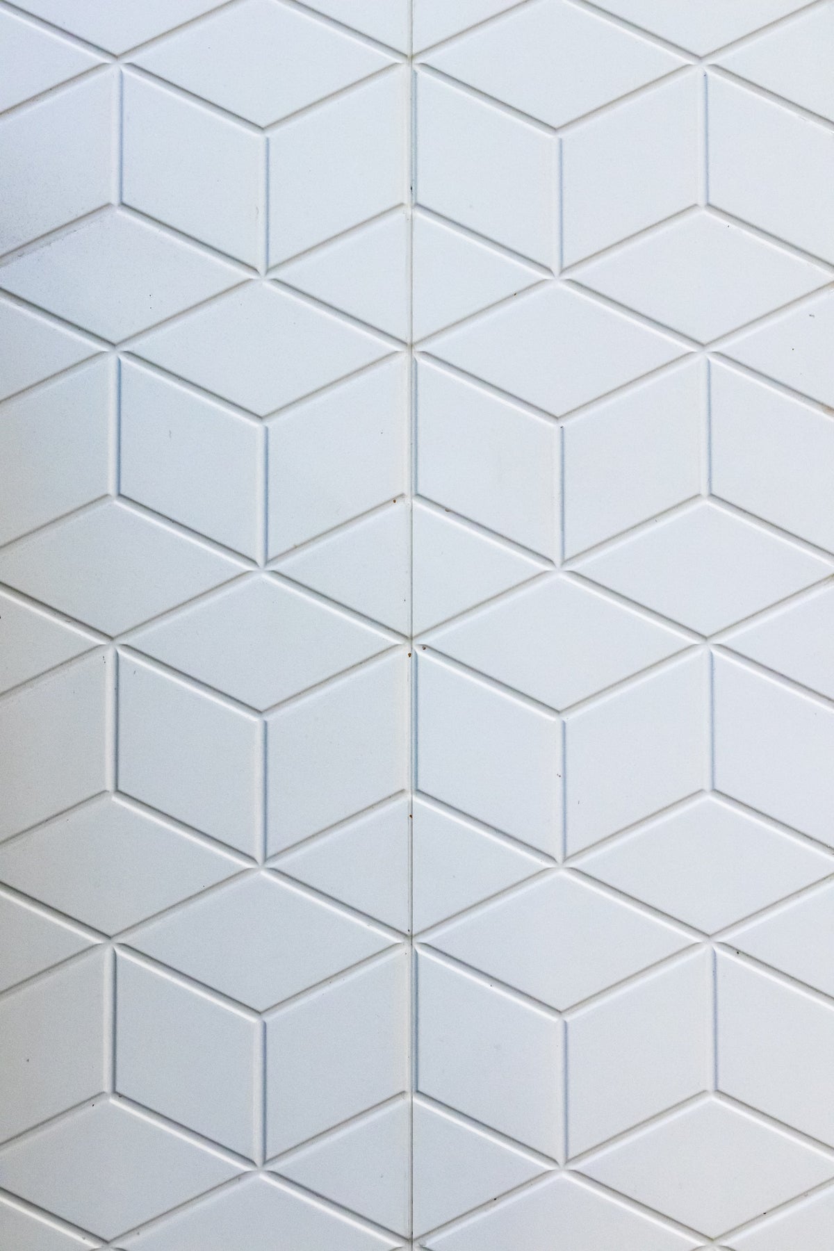 De badkamertegels weer glanzend schoon: 7 effectieve tips