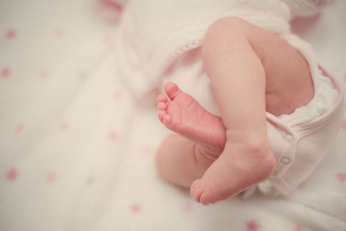Babypoep vlekken verwijderen